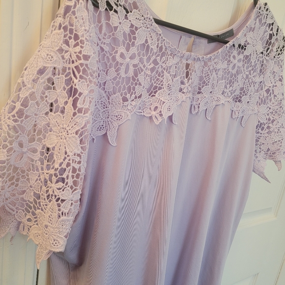 💝3/20$ XL Suzy Shier Lavender lace sleeve blouse - Picture 2 of 2